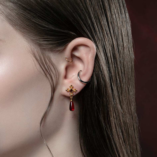 CRIMSON. Medieval Garnet Stud Earring - Gold