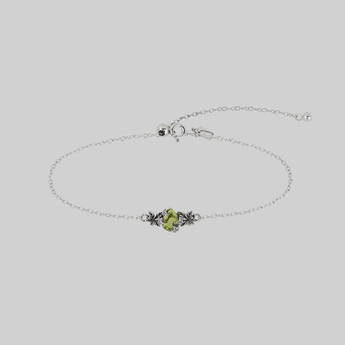 FERONIA. Secret Garden Peridot Bracelet - Gold