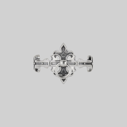 ENDORA. Silver Pentagram Necklace