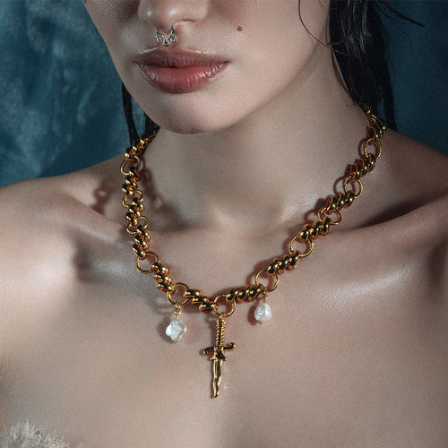 BANQUET. Pearl Charm Collar - Silver