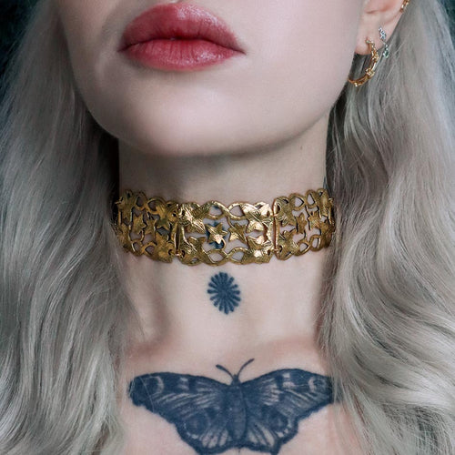 CELESTINA. Fancy Book Chain Choker - Silver