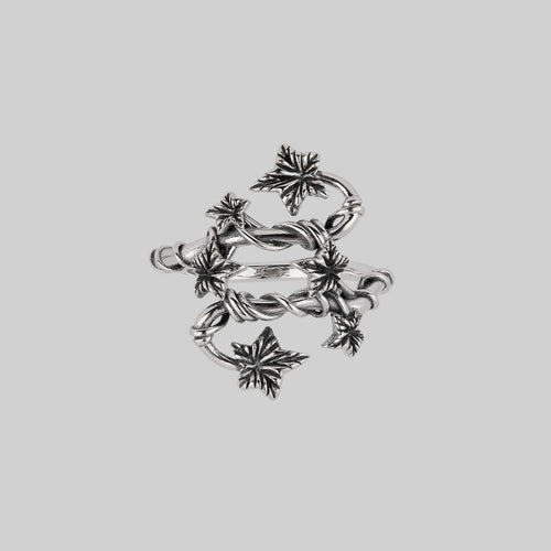 LOVE STRUCK. Ornate Heart Choker - Silver