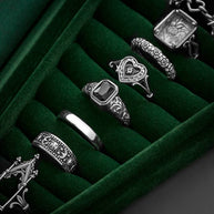 green velvet coffin ring case close up silver