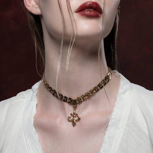 EAT YOUR HEART OUT. Pierced Chunky Chain Collar Necklace - Gold