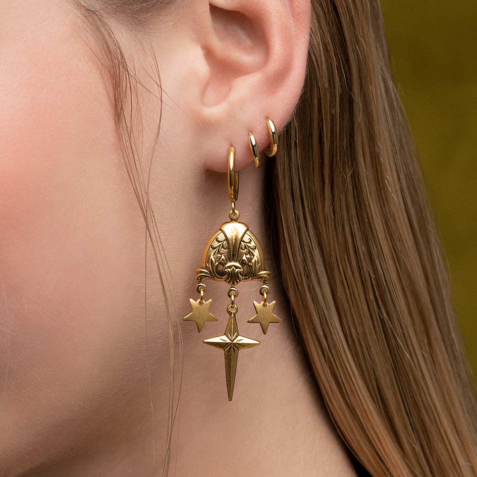 MONA. Ornate Shield & Tiny Star Drop Earrings - Gold – REGALROSE