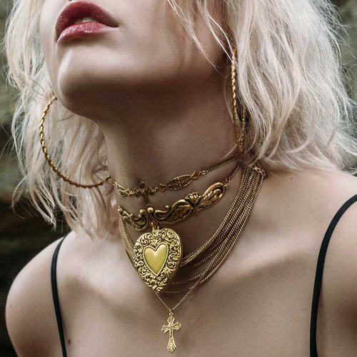 MAGNETAR. Chunky Link Chain Hearts Choker - Gold