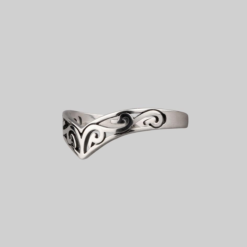 Silver hot sale chevron ring